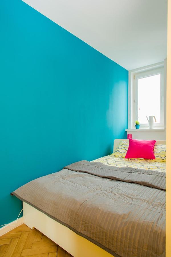 Cozy studio next to central station Appartamento Varsavia Esterno foto
